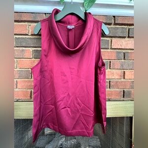 🛍️ Vince Camuto sleeveless top with excellent condition.